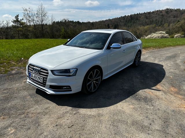 Audi S4 3.0 TFSI S tronic quattro -