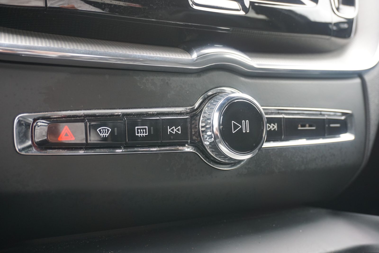 Volvo XC60 2.0 R Design AWD AHK Kamera Keyless Navi foto 19