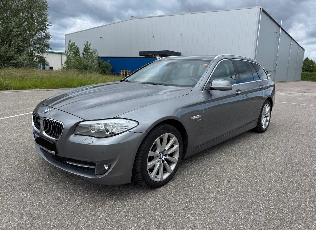 BMW 525 d xDrive*PANO*HEAD-UP*STAND.HZ*MEMORY