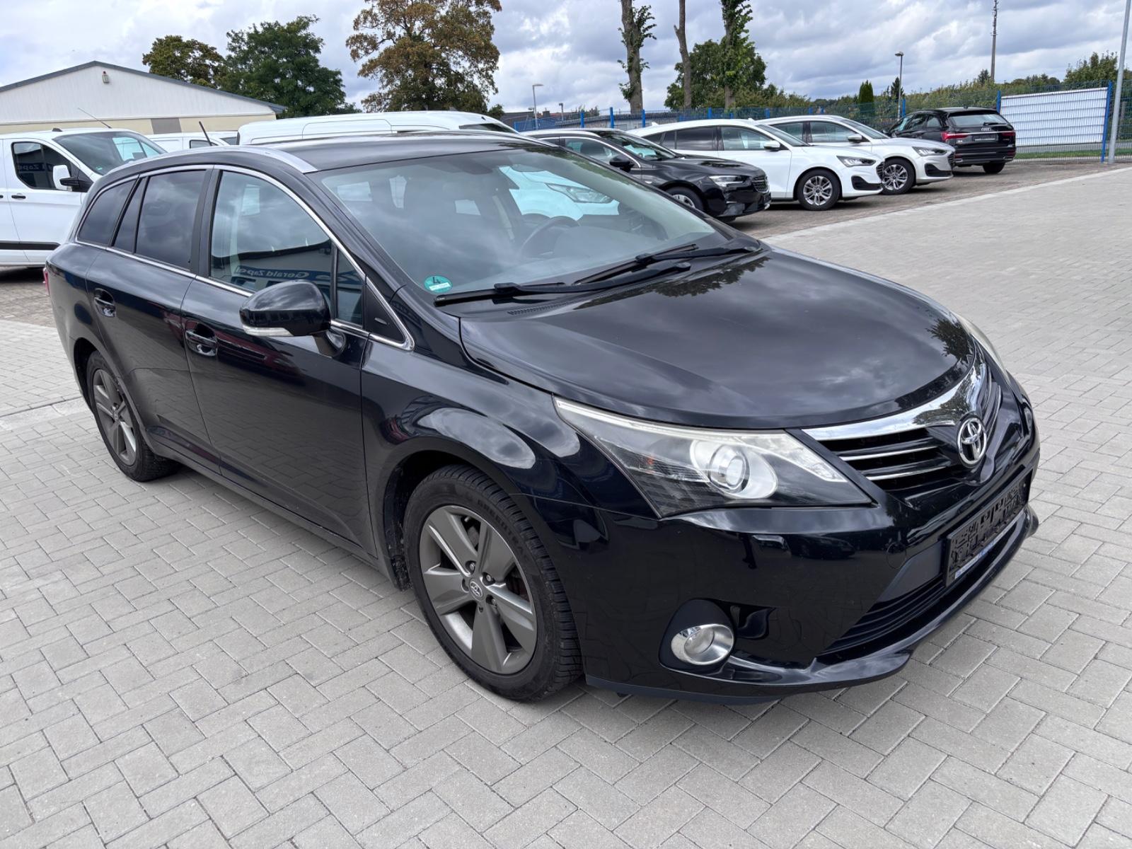 Toyota Avensis 2,2 D-4D 150 Kombi Edition*Navi/1.Hand*