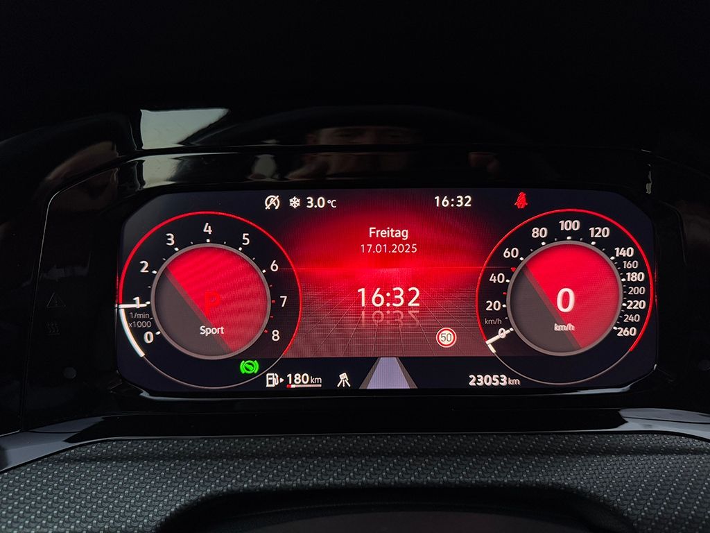 Golf VIII 1.5 eTSI DSG R-LINE *BLACK*H&K*LED+*