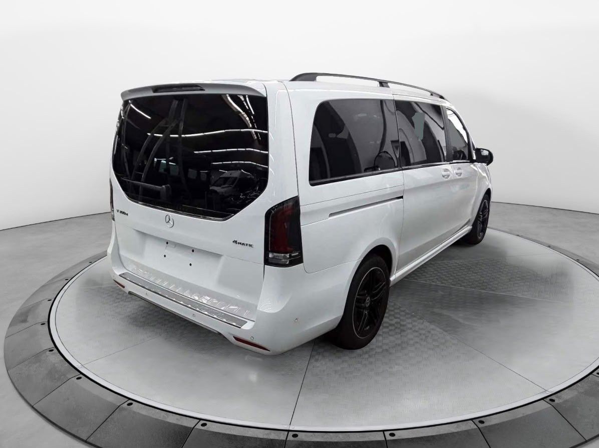 Fahrzeugabbildung Mercedes-Benz V 300 d 4MATIC EXCLUSIVE AMG Panorama AHK2,5to