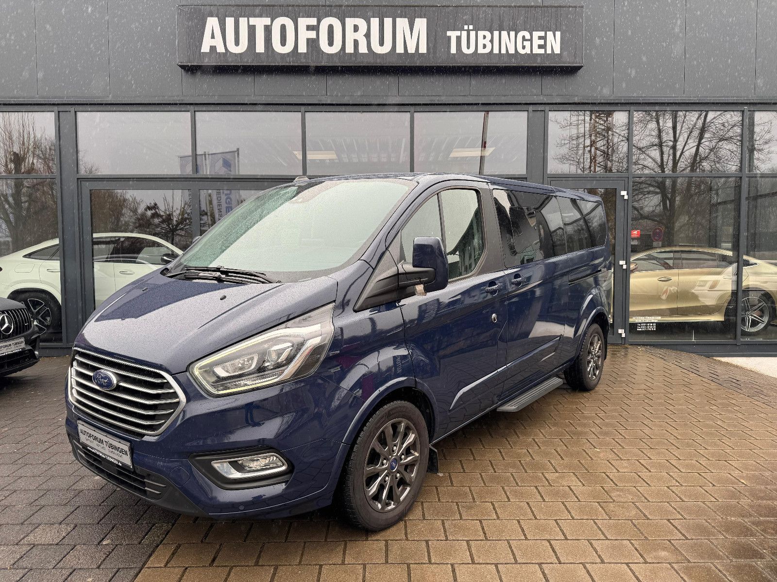 Fahrzeugabbildung Ford Tourneo Custom 320 L2H1*8SITZE*AHK*ACC*SPURH*