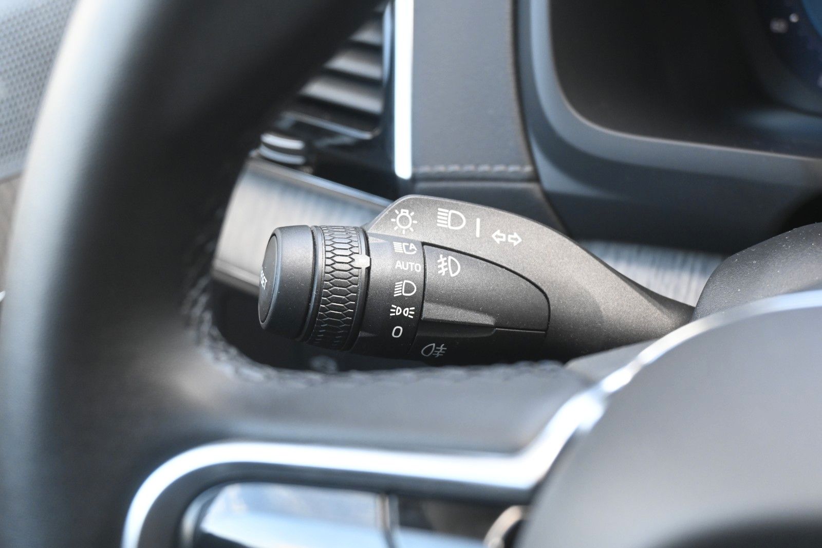 Fahrzeugabbildung Volvo XC90 B5D AWD Ultimate Bright*LED*PANO*STHZ*B&W*