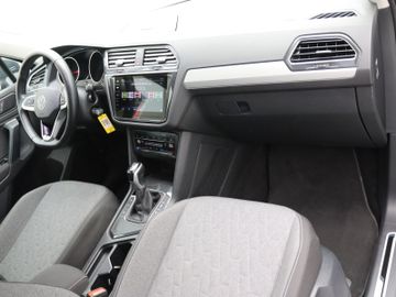 Volkswagen Tiguan - 11
