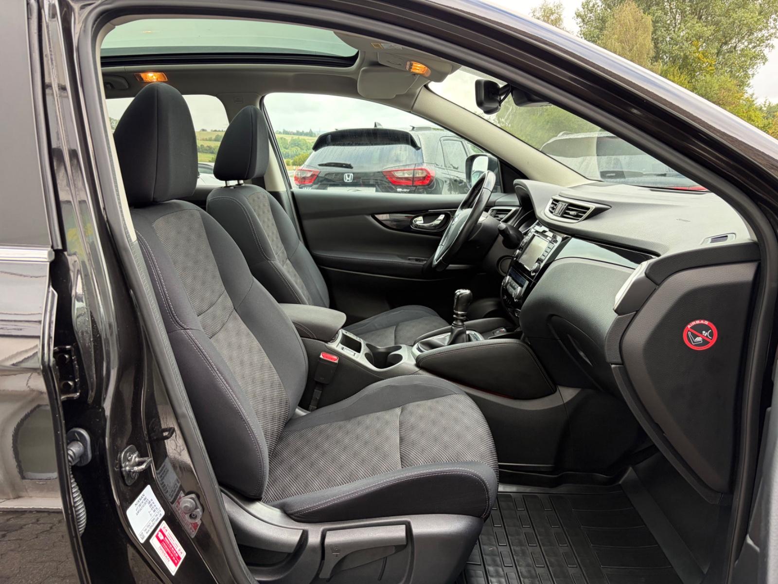 Nissan Qashqai 360° 1.6*PANO*NAVI*LED*360°-CAM*1HAND*LM