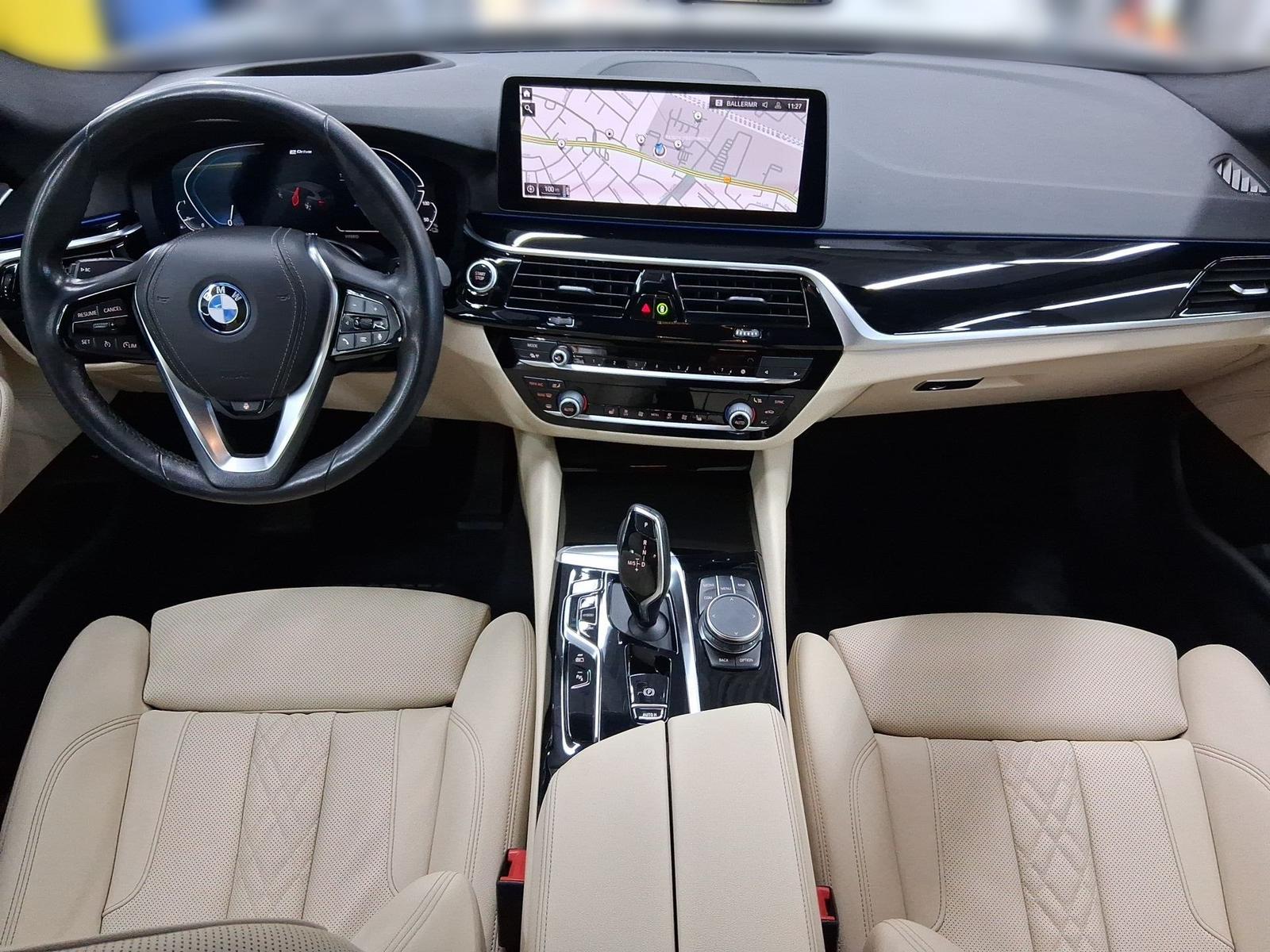 BMW 530e DrivAss*ParkAss*Head-Up*Lenkradheizung