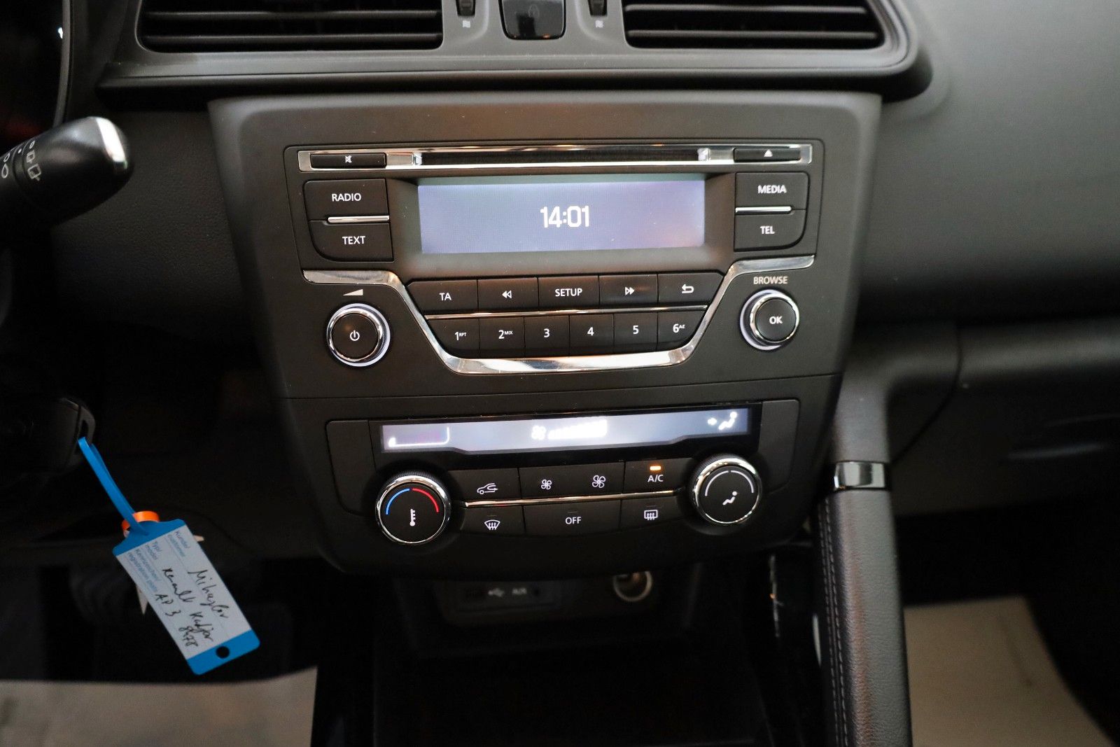 Fahrzeugabbildung Renault Kadjar Life Klima,AHK,8 fach bereift