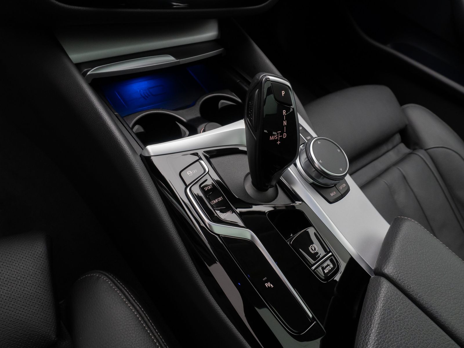 Fahrzeugabbildung BMW 530d xD Kamera DAB Laser HUD Belüft Panorama 19"