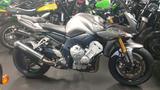 Yamaha Fazer 1000   RN16 - YAMAHA R 1000