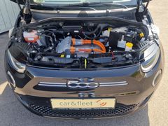 Fahrzeugabbildung Fiat 500e Red Komfort 23,8 kWh SiHz PDC RFK Tempo DAB