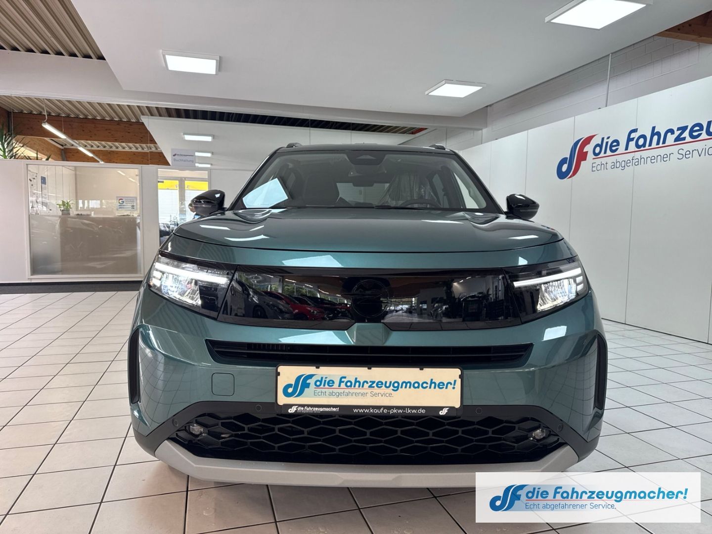 Fahrzeugabbildung Opel Frontera GS 107 kW Navi Digitales Cockpit LED Ap