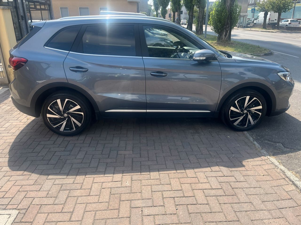 MG ZS