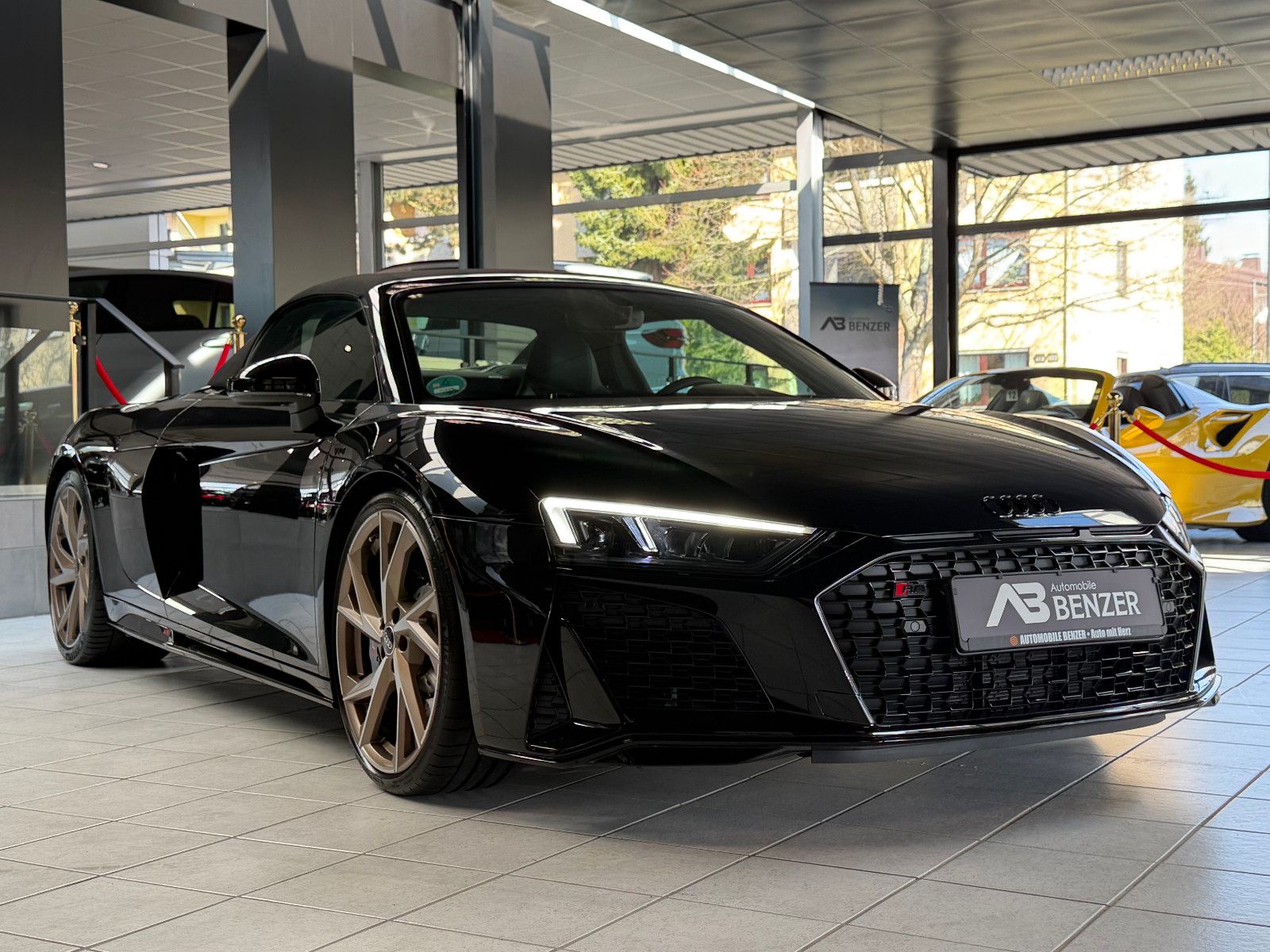 Fahrzeugabbildung Audi R8 Spyder 5.2 FSI RWD performance/BANG&OLUFSEN/