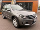 Volkswagen Tiguan Life BMT 4Motion*NAVI*schw.AHK*SHZ - Volkswagen Tiguan: Van