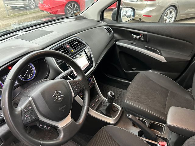 Fahrzeugabbildung Suzuki SX4 Comfort+CarPlay+Navi+LED+Kamera+SHZ+BT+LM+WR