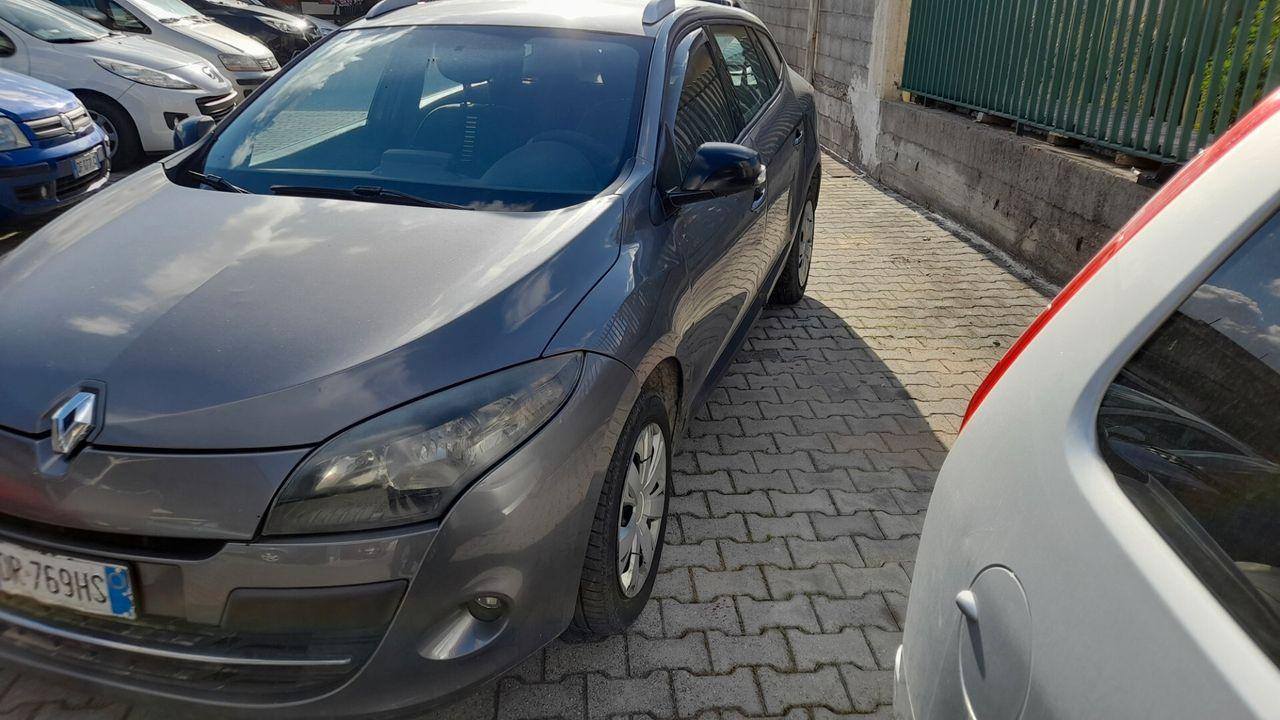 Renault Megane 2011 — rear view