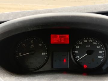 Opel Vivaro - 10