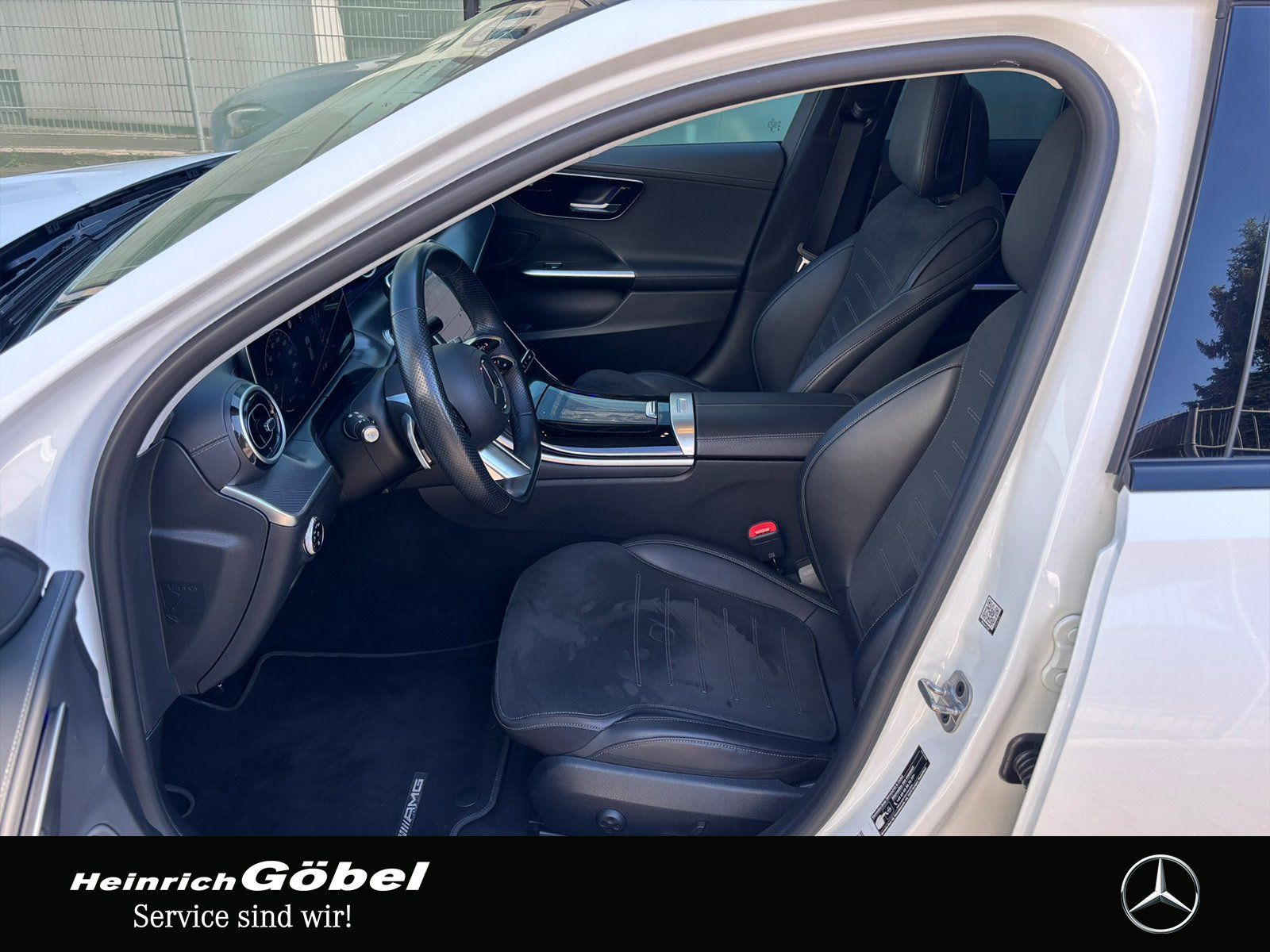 Fahrzeugabbildung Mercedes-Benz C 180 T AMG*PANO*LED*TOTWINKEL*NIGHT-PAKET*KAMER