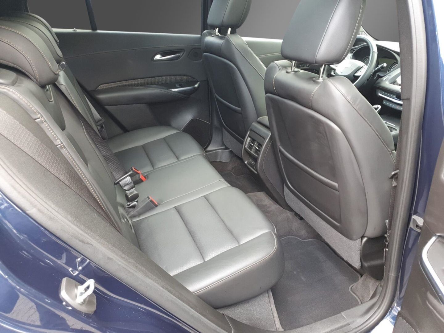 Fahrzeugabbildung Cadillac XT4 Sport AWD 350T Turbo engine 9AT