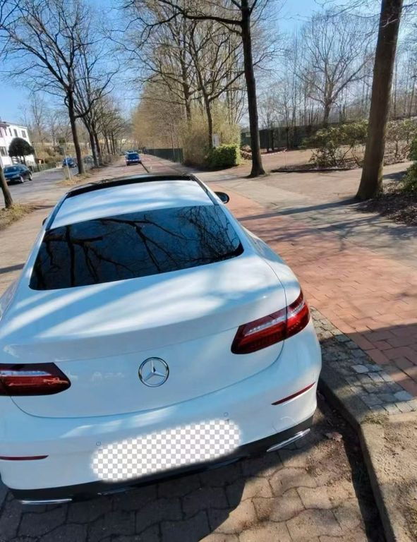 Image of Mercedes-Benz E 220