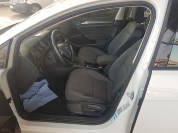 Fahrzeugabbildung Volkswagen Golf e-Golf