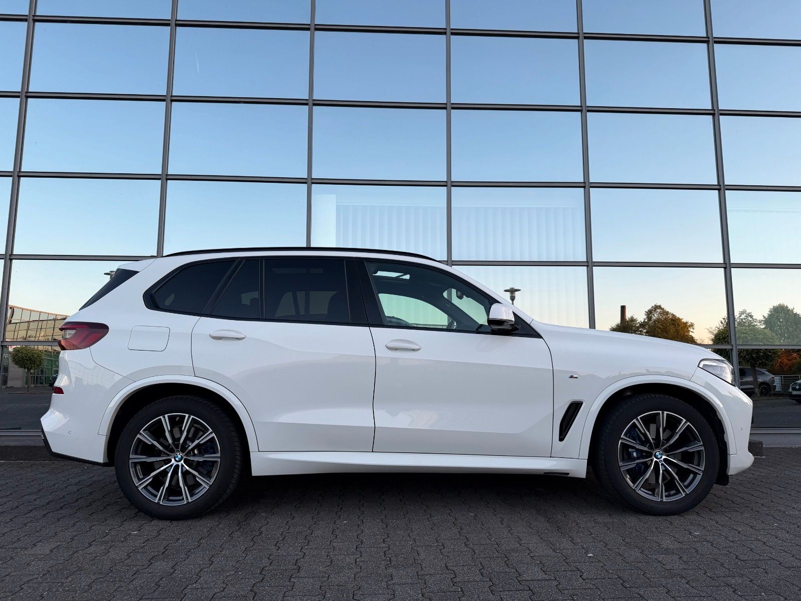 BMW X5 xDrive 30d e M Sport Pano LED AHK M-Paket foto 4