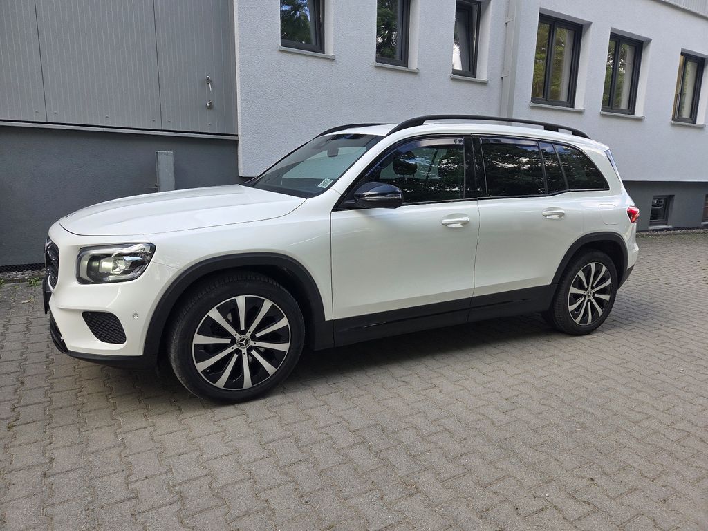 Image of Mercedes-Benz GLB 200