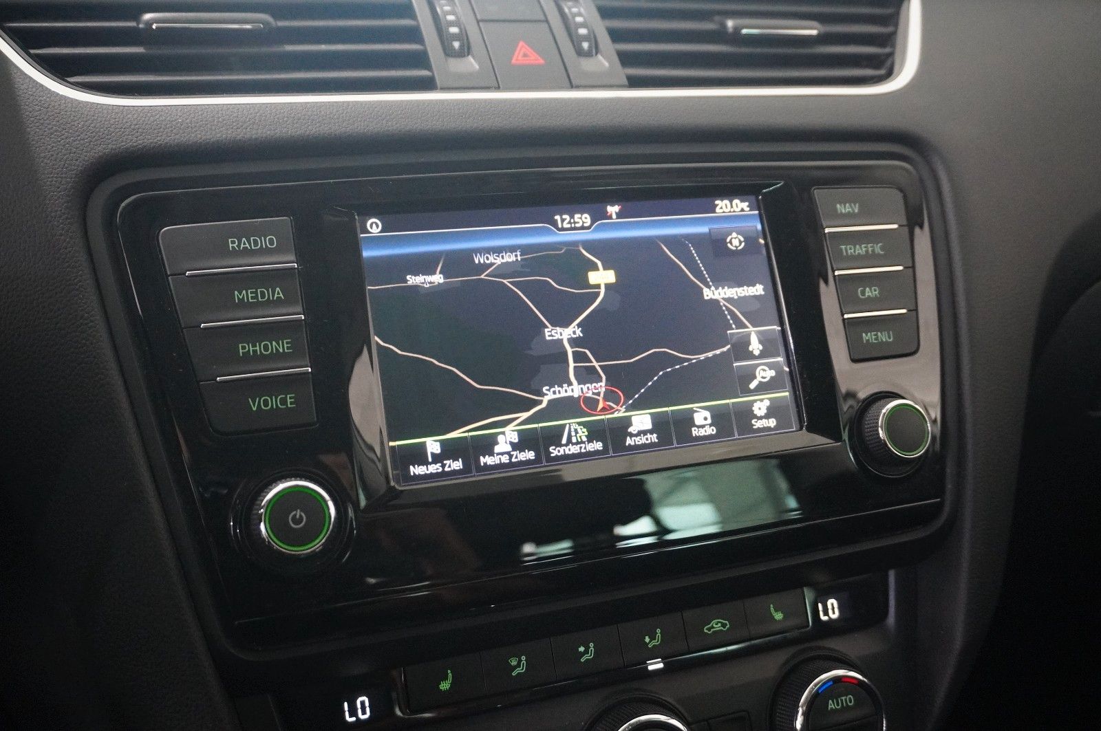 Fahrzeugabbildung SKODA Octavia Combi 1.8 TSI STYLE DSG NAVI/LED/SHZ/DAB