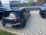 Volkswagen Golf 2.0 TSI OPF DSG GTI Performance GTI Per... - mit Benzin-Antrieb: Blau, Alcantara, Panorama-Dach