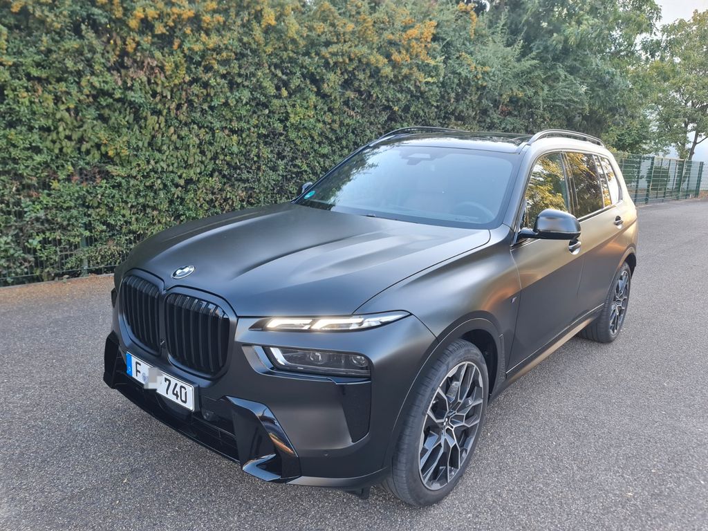 Image of BMW X7