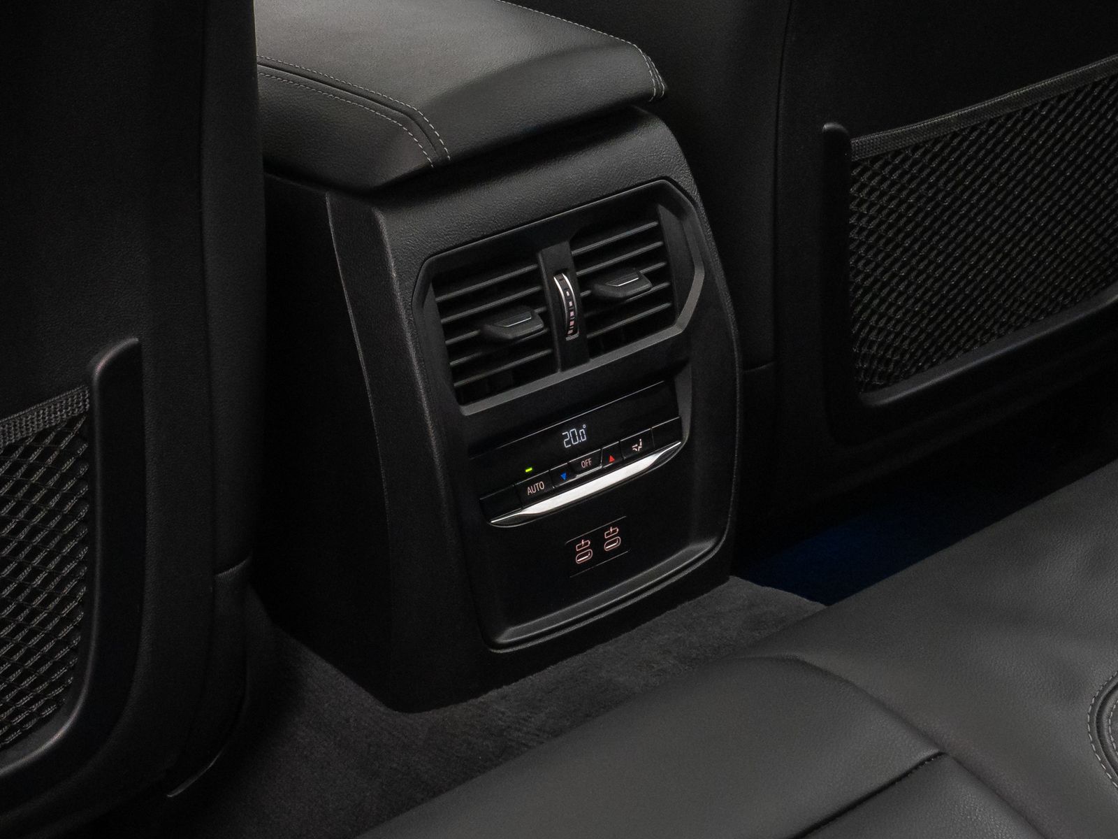 Fahrzeugabbildung BMW 330e Luxury Line Kamera Pano HUD HiFi Individual