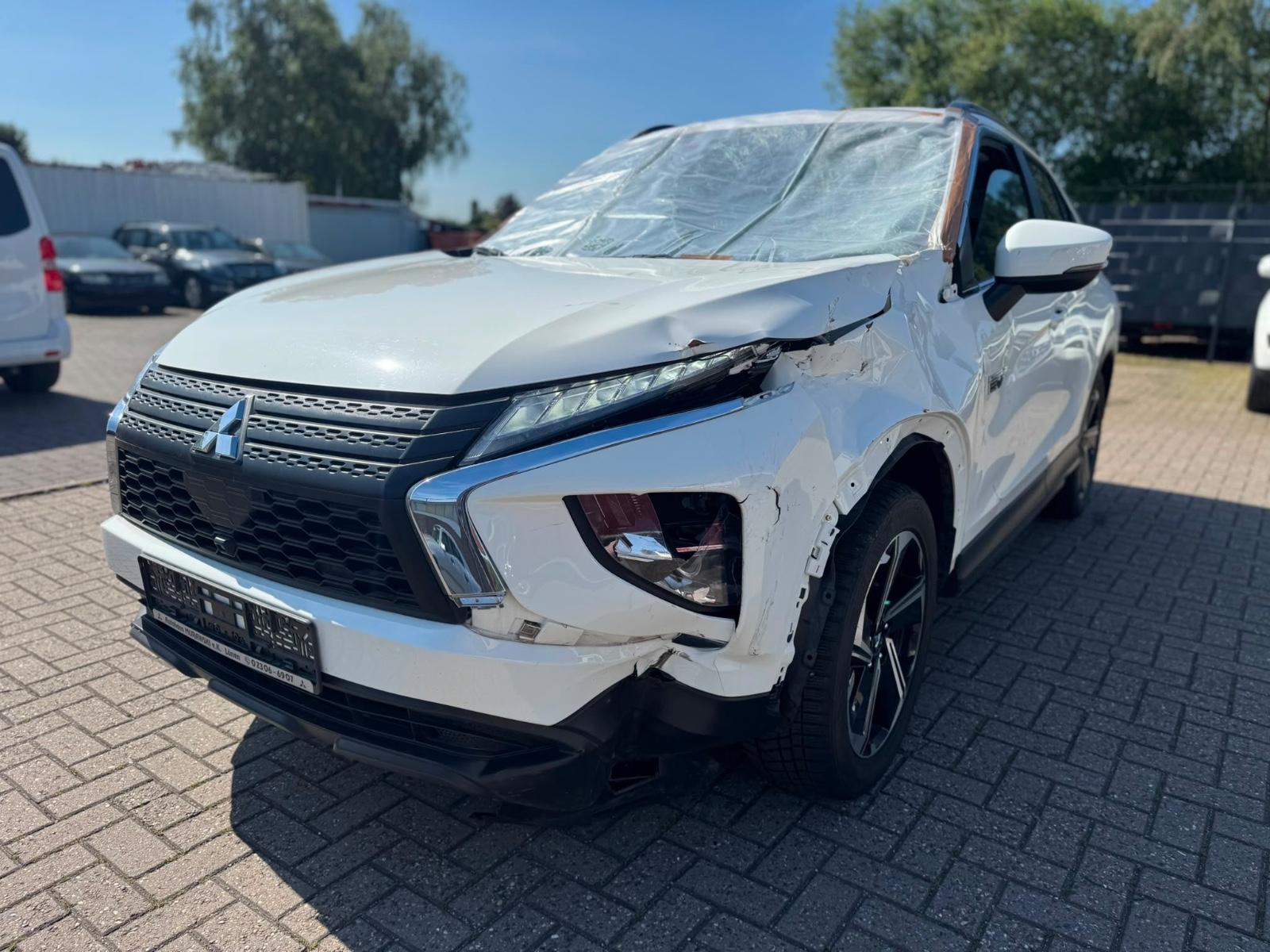 Mitsubishi Eclipse Cross Basis Hybrid 4WD 2.4