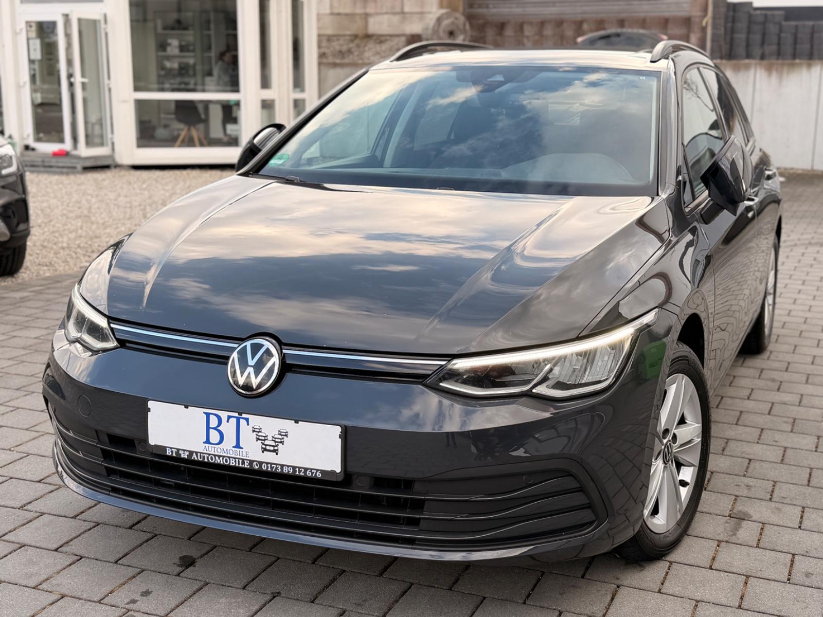 Volkswagen Golf VIII 2.0TDI DSG ACC LED Pano. Keyless AHK