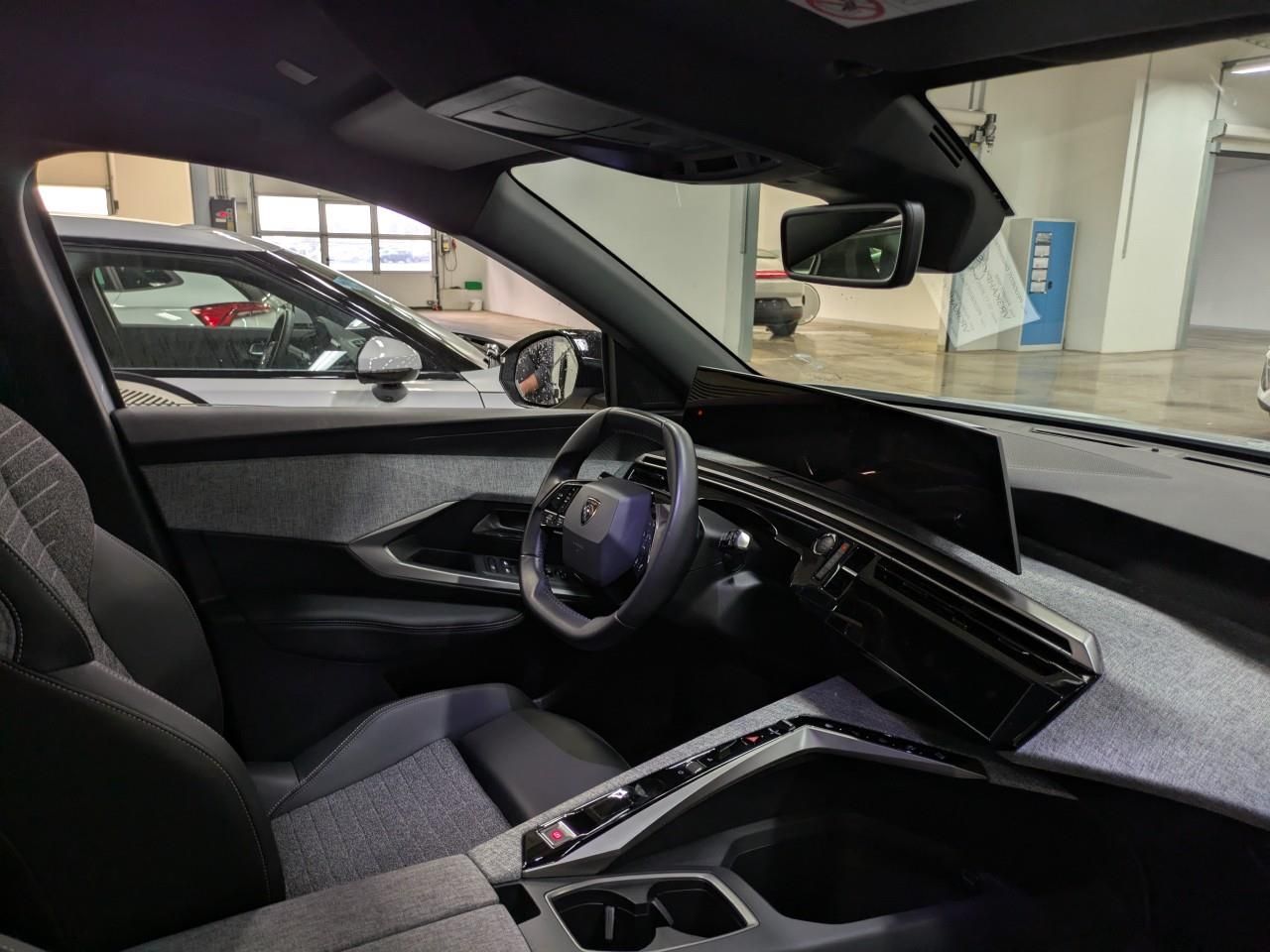 Fahrzeugabbildung Peugeot 5008 Allure MHEV 145 e-DSC+Navi+Sitzhzg.+Keyless