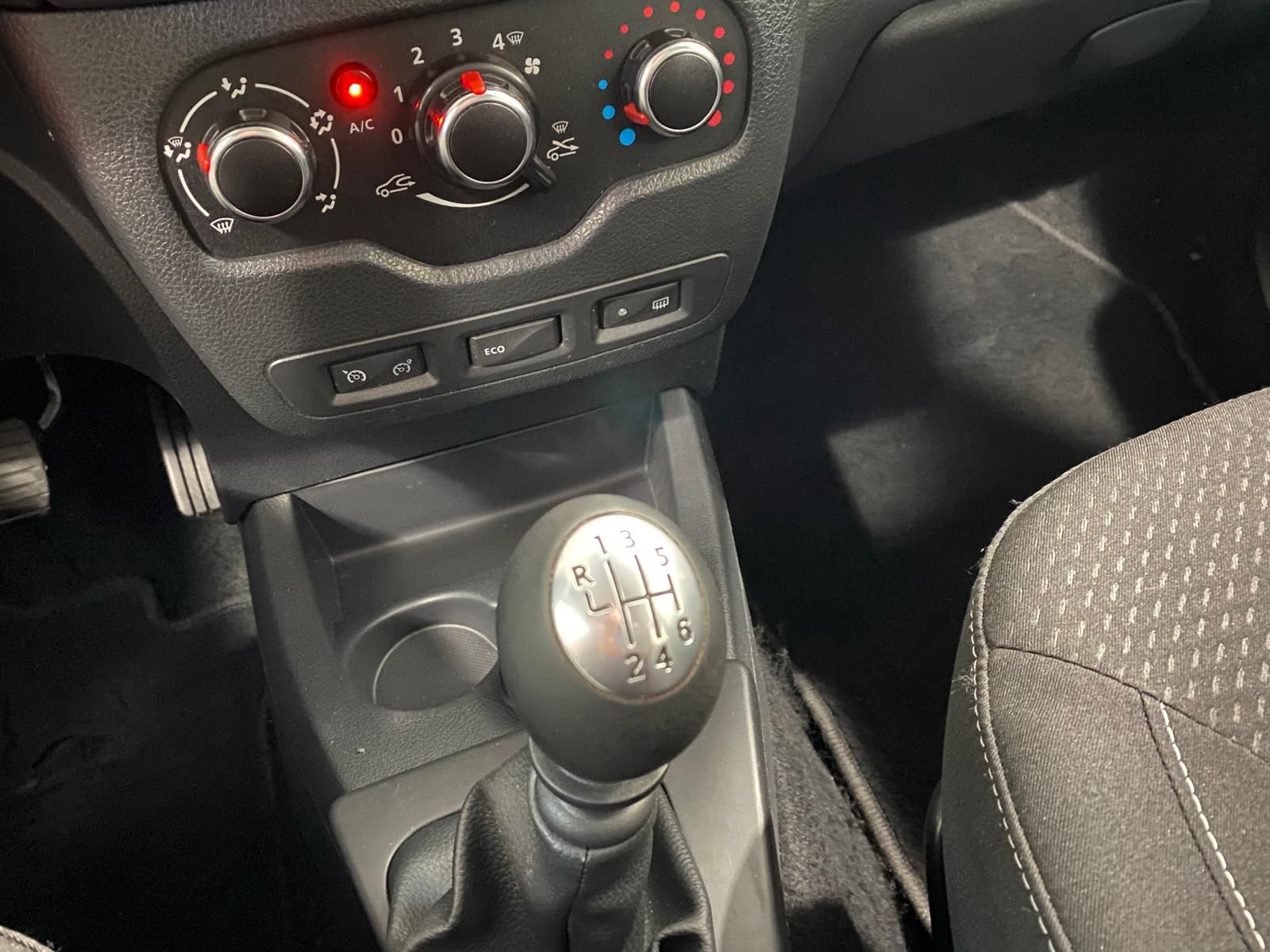 Fahrzeugabbildung Dacia Dokker 1.4 Comfort/Navi/5-Sitzer/
