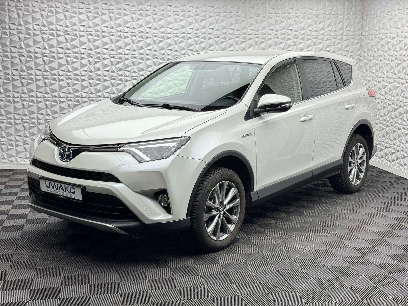 Fahrzeugabbildung Toyota RAV 4 2.5 EXECUTIVE/STANDHZ/RCAM/KEY/LED/DAB/RSA