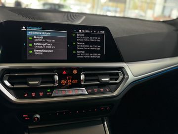 Fahrzeugabbildung BMW 330e xD M Sport Panorama Kamera HUD HiFi AHK 19"