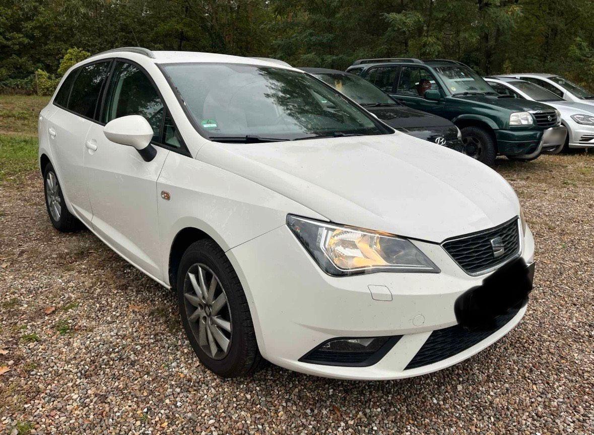 Seat Ibiza 2015 — rear view