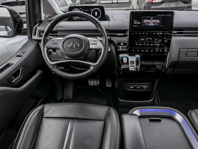 Hyundai Staria 2.2 Signature 4WD Leder Autobahnassistent