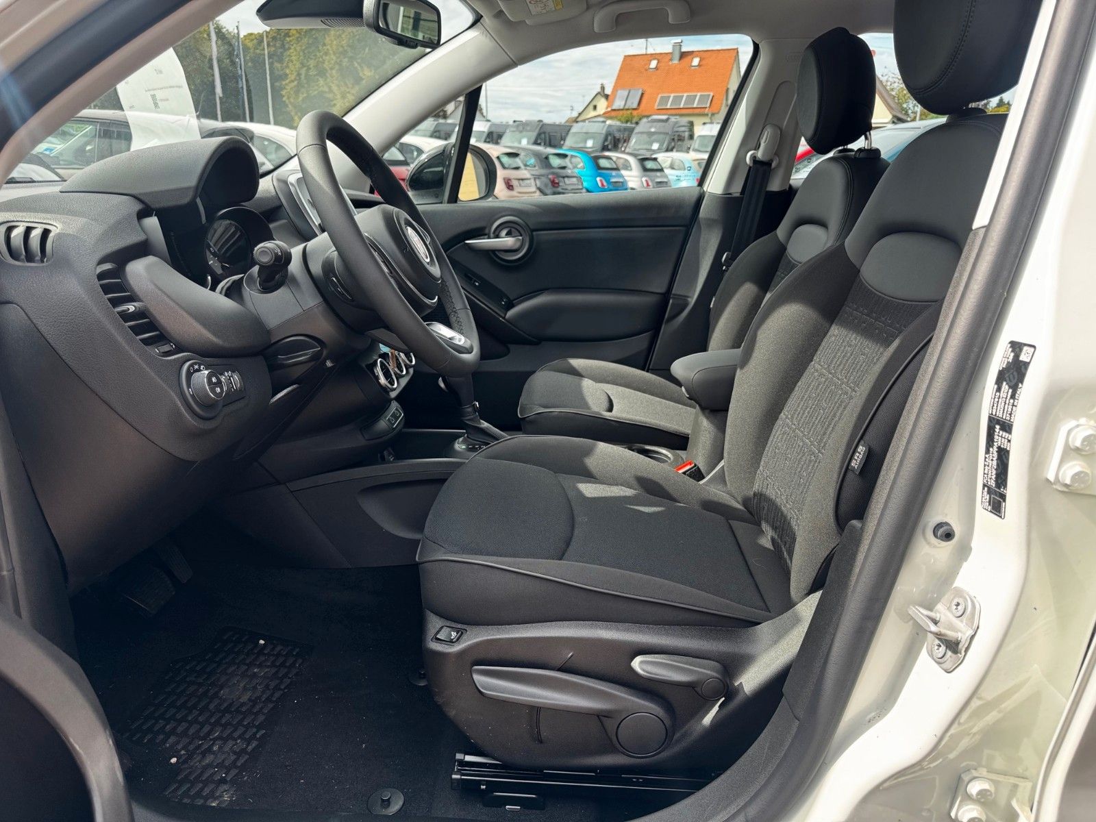 Fahrzeugabbildung Fiat 500X Automatik Kamera Carplay Klima Tageszulass.