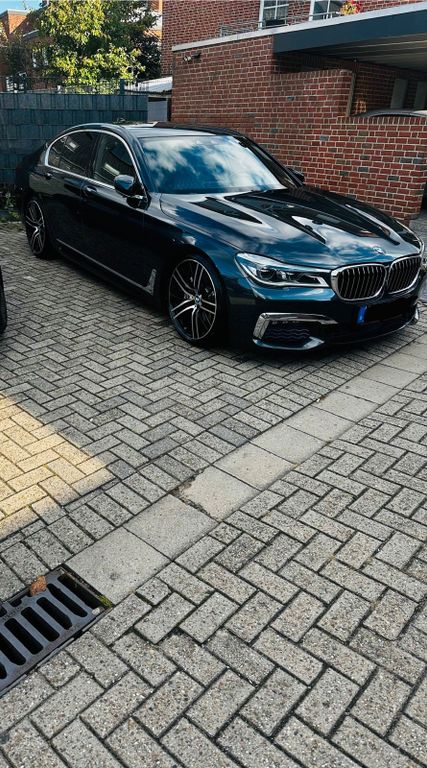 Image of BMW 730