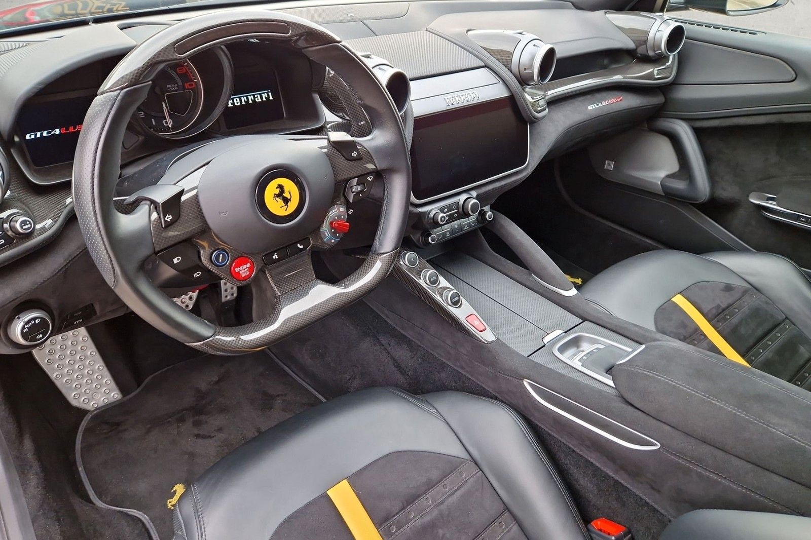 Fahrzeugabbildung Ferrari GTC4Lusso V12*Alles Karbon*Lift*Approved*