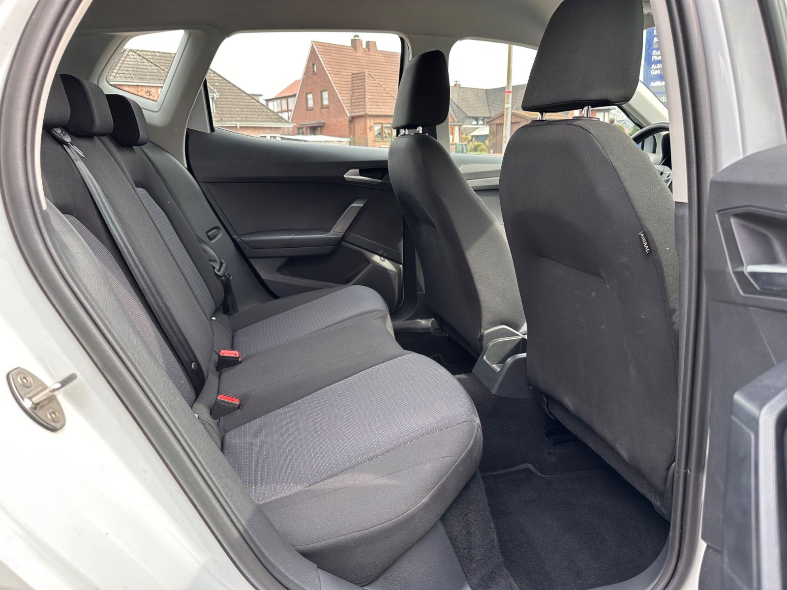 Fahrzeugabbildung SEAT Arona Style 1.0 TSI DSG LED/APP/PDC/GRA
