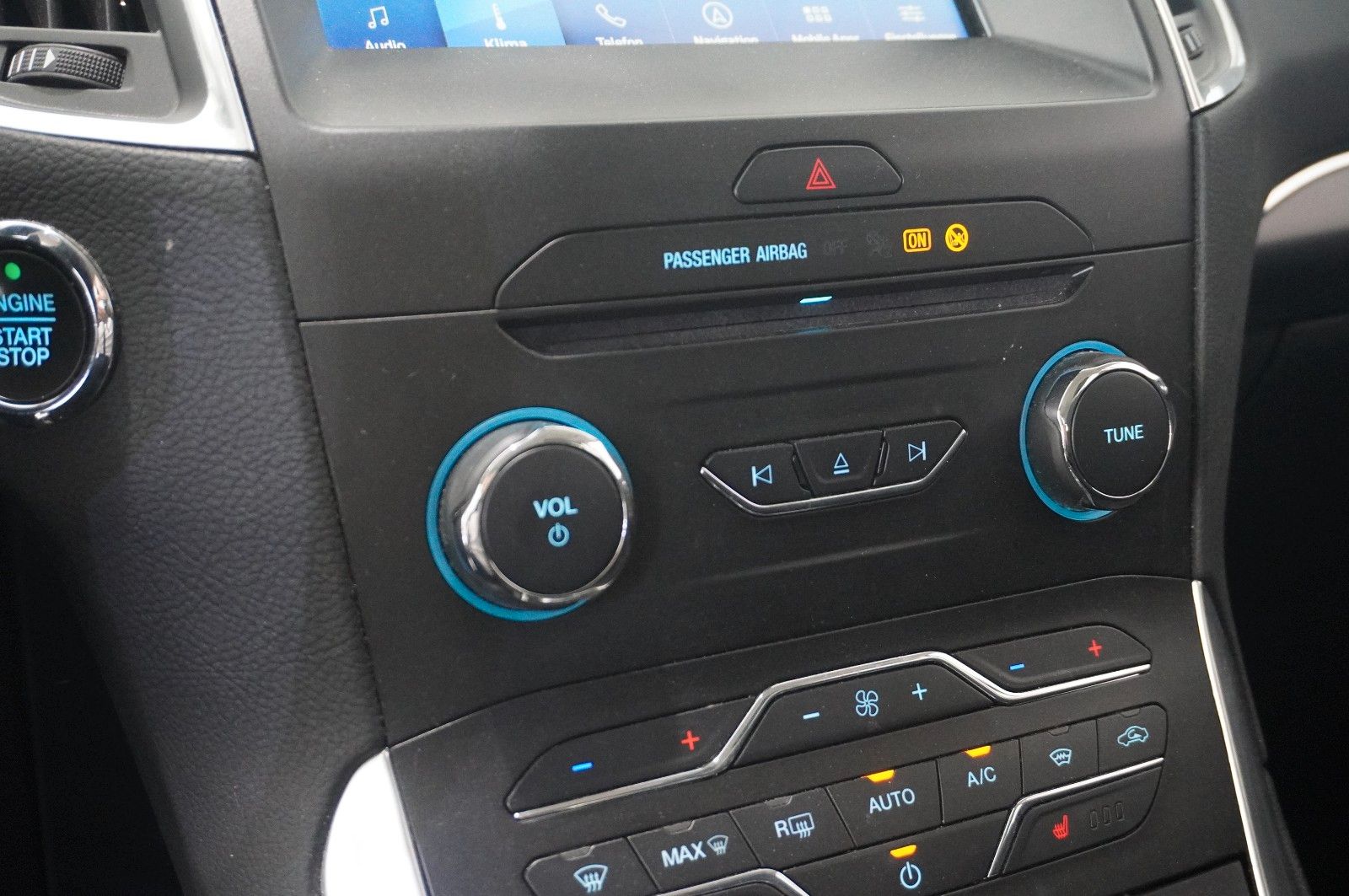 Fahrzeugabbildung Ford S-Max 2.0D TITANIUM NAVI/SHZ/KAMERA/SPORT/AHK