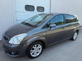 Toyota Corolla Verso 1.8 Team - graue Toyota Corolla Verso