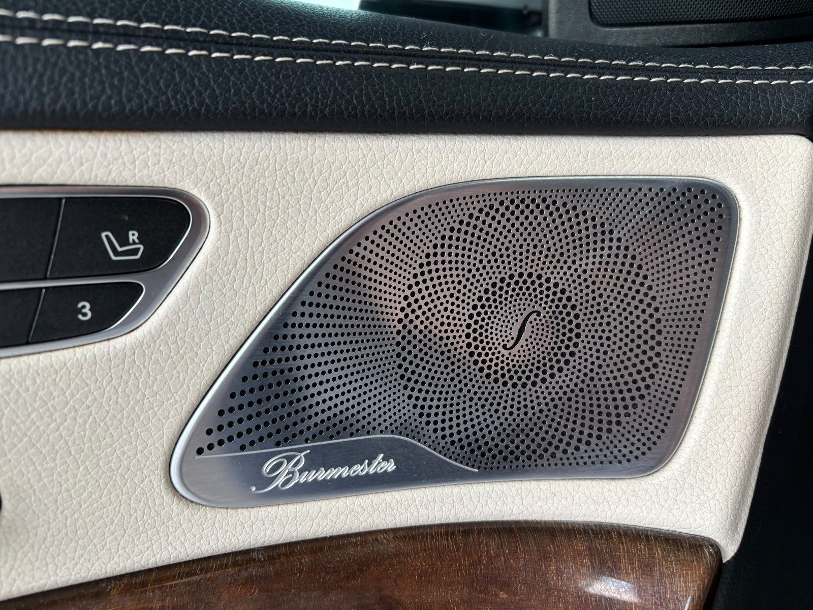 Fahrzeugabbildung Mercedes-Benz S 63 AMG L *Designo*Pano*Burmester*HUD*360KAM