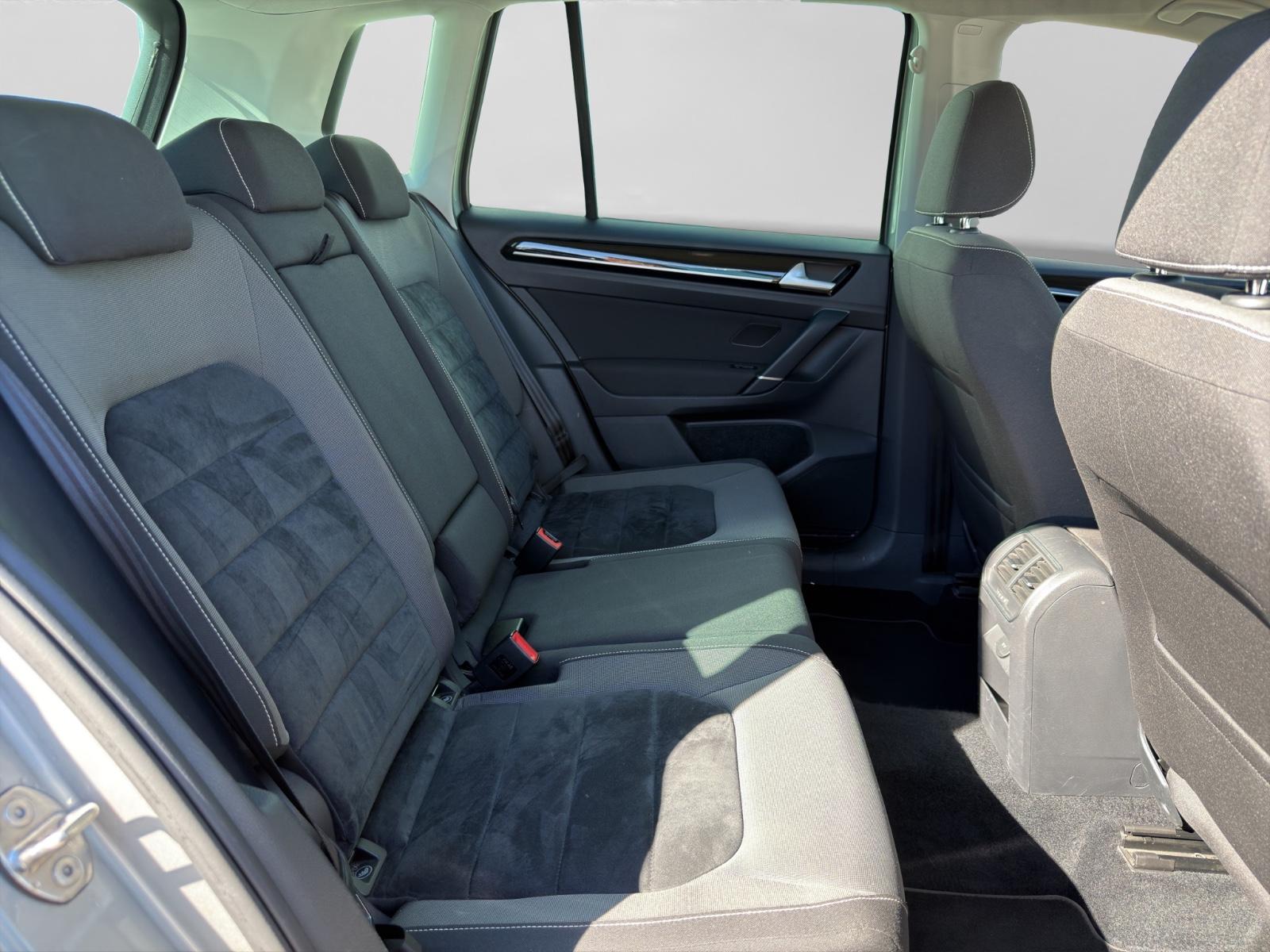 Volkswagen Golf VII Sportsvan Highline Kamera Ahk Navig.