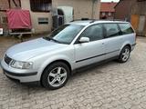 Volkswagen Passat 3B5 - Volkswagen Passat aus 2000: Kombi