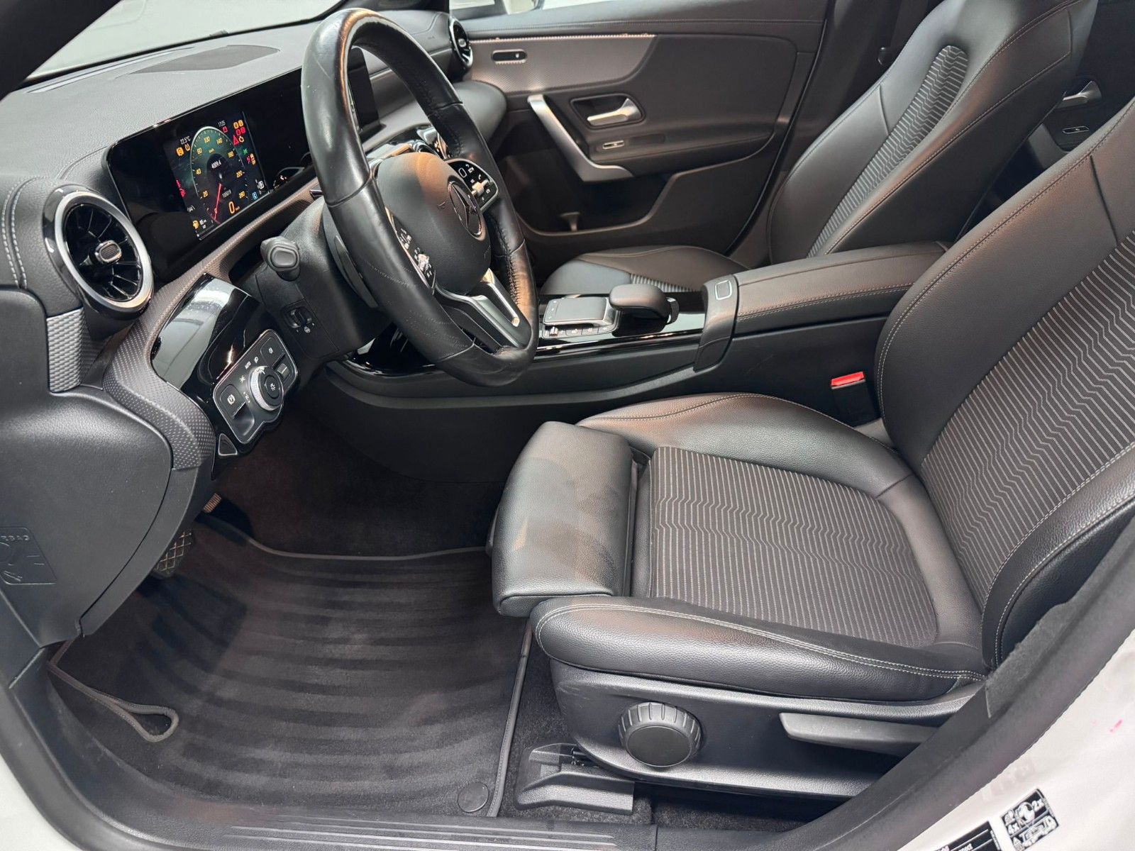 Fahrzeugabbildung Mercedes-Benz CLA 200 d 4MATIC SB  *PROGRESSIVE*DISTRO*LED*
